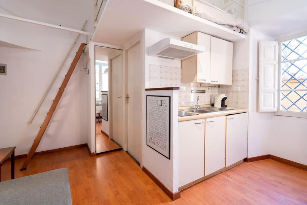 Tiny House Nel Cuore Di Roma Екстериор снимка